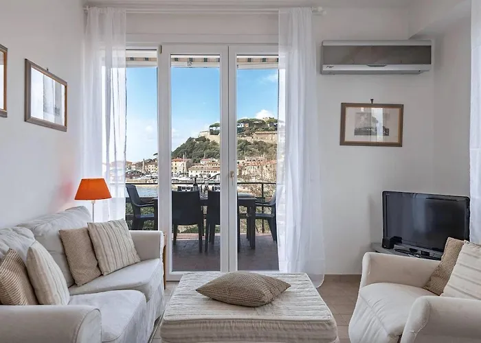 Prile Apartment *
